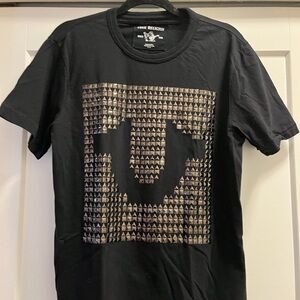 Black true religion T-shirt, with studded affect 🖤